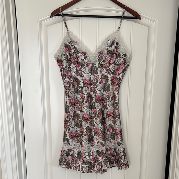 Victoria's Secret Other - Vintage Y2K Victoria Secret Pink Floral Lace Pleated Satin Nightgown Size Small